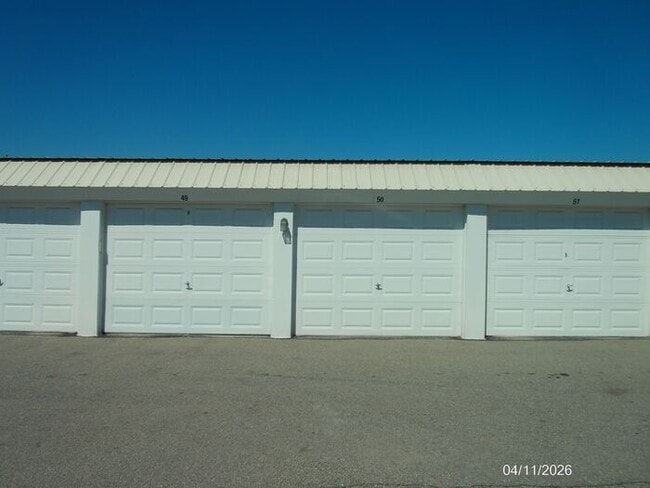Building Photo - 50450 Bay Run N