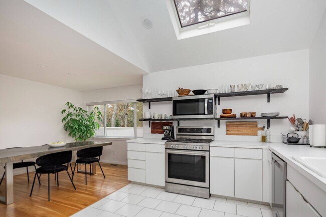 Foto del edificio - 43 Wooded Oak Ln