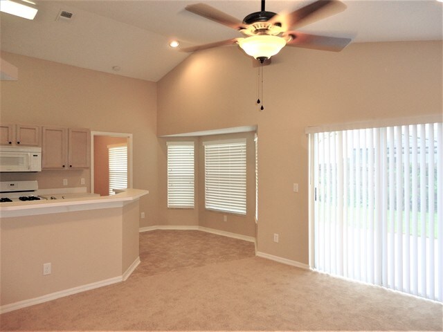 Building Photo - 1410 Scotch Pine Dr