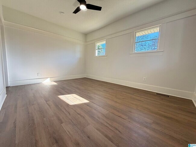 Foto del edificio - 219 47th Pl N