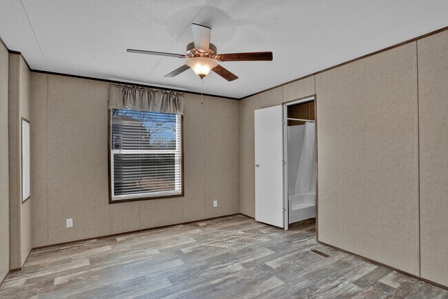 Building Photo - 2040 New Natchitoches Rd