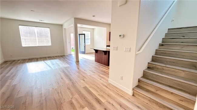 Foto del edificio - 7375 Benlomond Ave