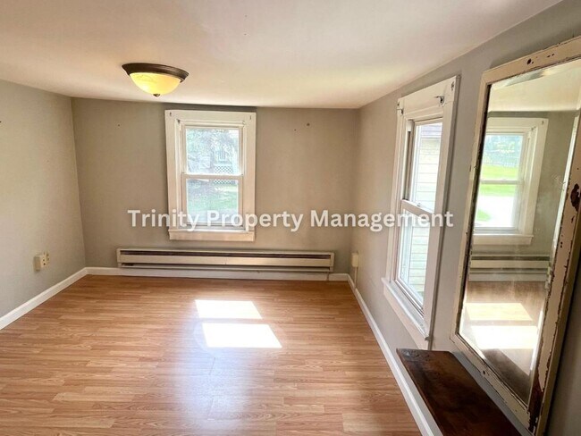 Foto del edificio - 421 1/2 Buckhannon Ave