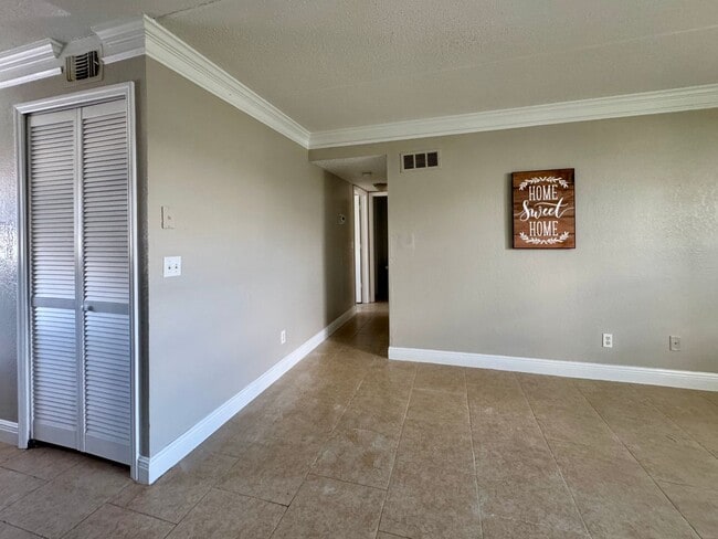 Building Photo - 2 Bed/2 Bath Condo in Mount Dora