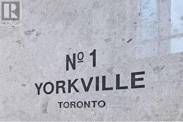Photo du bâtiment - 1-2601 Yorkville Ave