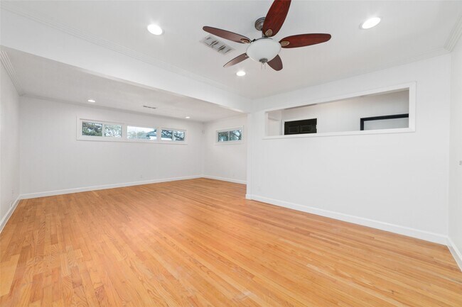 Foto del edificio - 4415 Merwin St