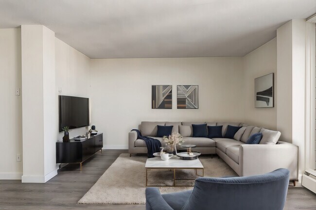 Building Photo - Fontana Place