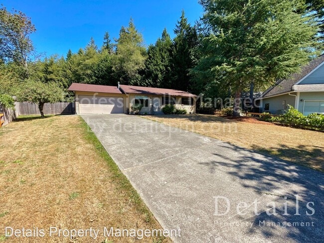 Foto del edificio - 3 br, 1.5 bath House - 19338 NE Crestwood Ct