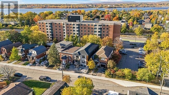 Photo du bâtiment - 353 Wilmont Ave