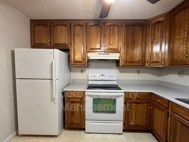 Building Photo - 6721 Bradley Ln