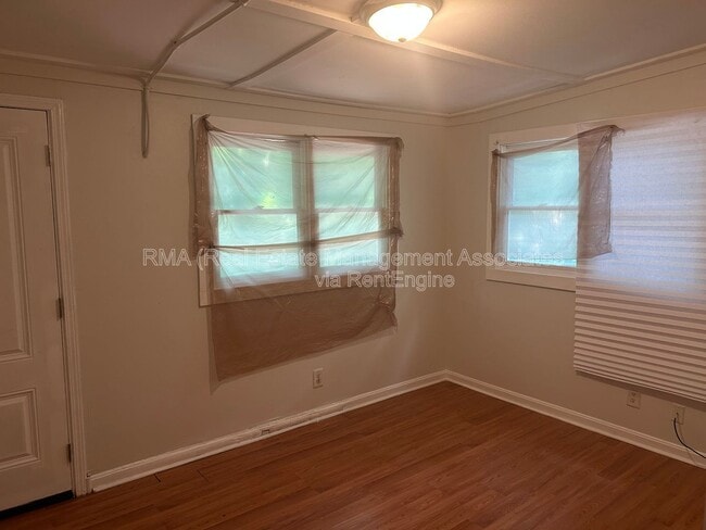 Building Photo - 1104 Meriwether St