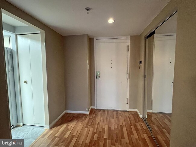Building Photo - 7202 Rockland Hills Dr