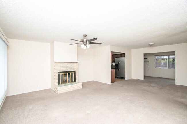 Foto del edificio - 55 + Community in Mesa!! 2 beds 2 bath wit...