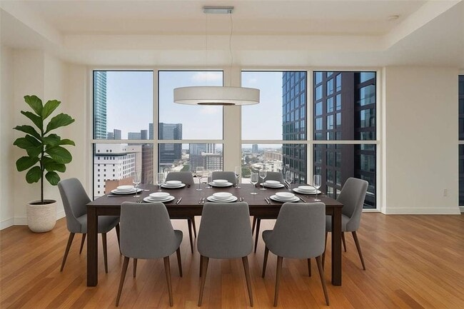 Foto del edificio - 98 San Jacinto Blvd