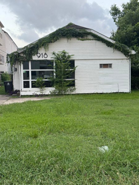 Photo - 918 W 18th St House