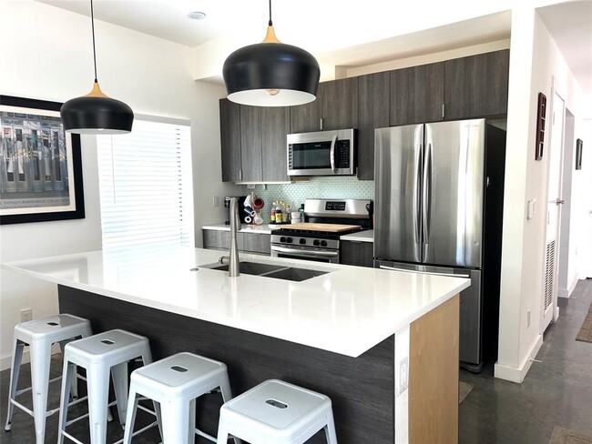 Building Photo - 1163 Perry Rd