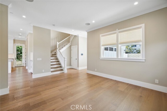 Foto del edificio - 326 E 16th St