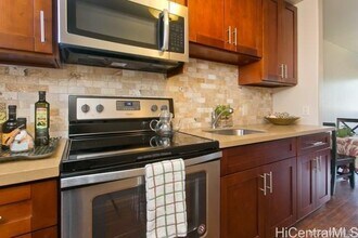 Building Photo - 2648 Kuilei St