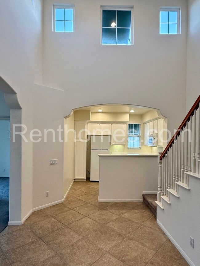 Building Photo - 6473 Terraza Portico