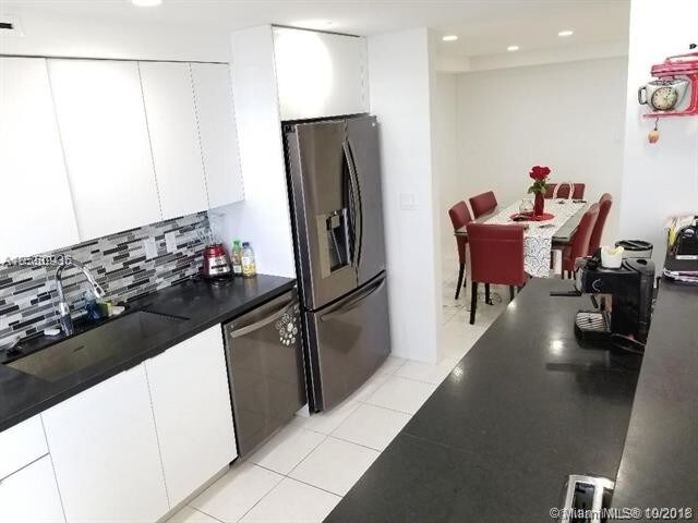 Building Photo - 18011  Biscayne Blvd  1701