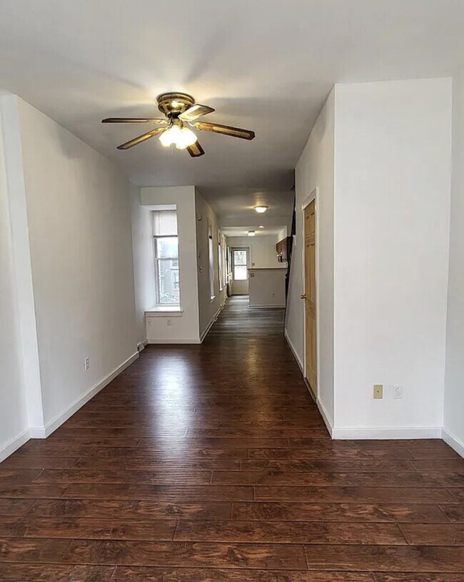 Foto del edificio - 1205 Elm St