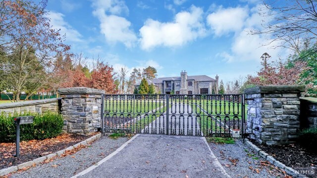 Building Photo - 64 Stoney Ridge Rd