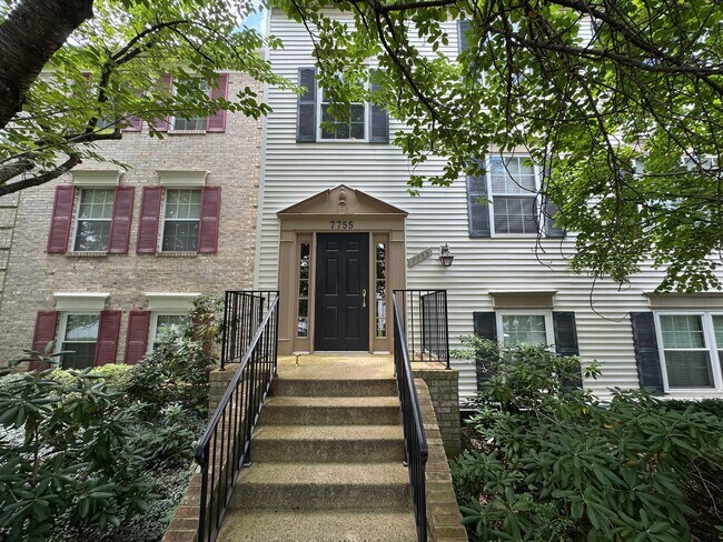 Foto del edificio - Sun-filled 1 Bed 1 Bath 1st Level Condo Wi...