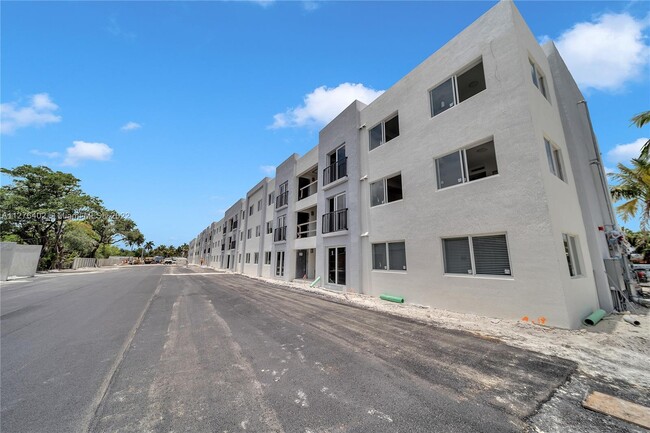 Building Photo - 14752 NE 6th Ave