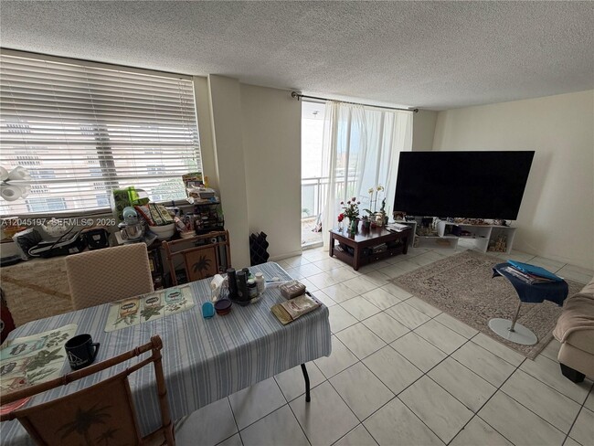 Foto del edificio - 1849 S Ocean Dr
