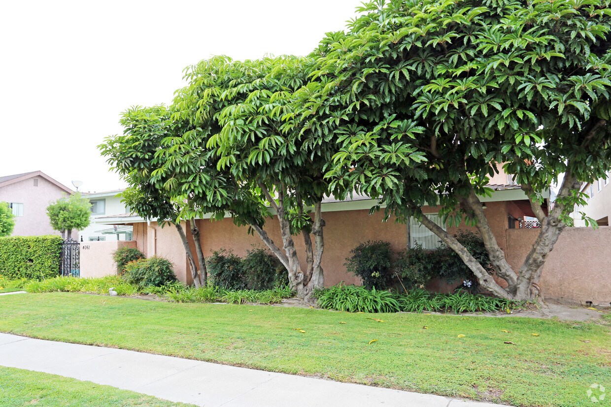 Foto del edificio - 4061 Green Ave