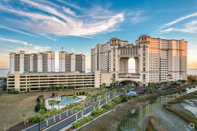 Building Photo - North Beach Towers