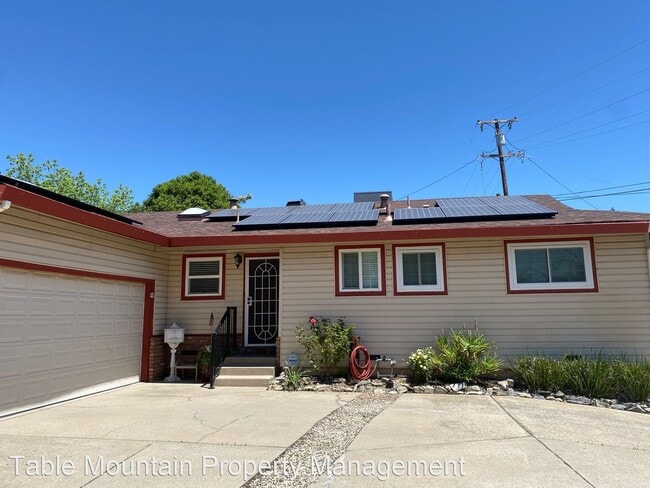 Building Photo - 3 br, 2 bath House - 5 Westelle Dr
