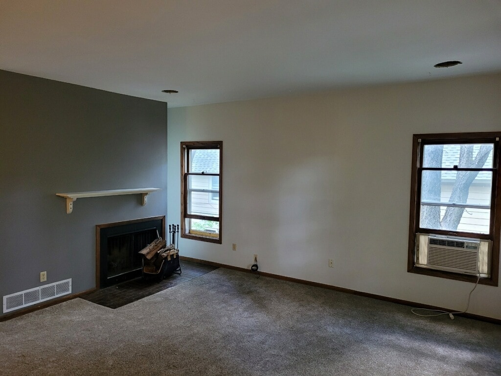 Foto principal - 2416 25th Ave S