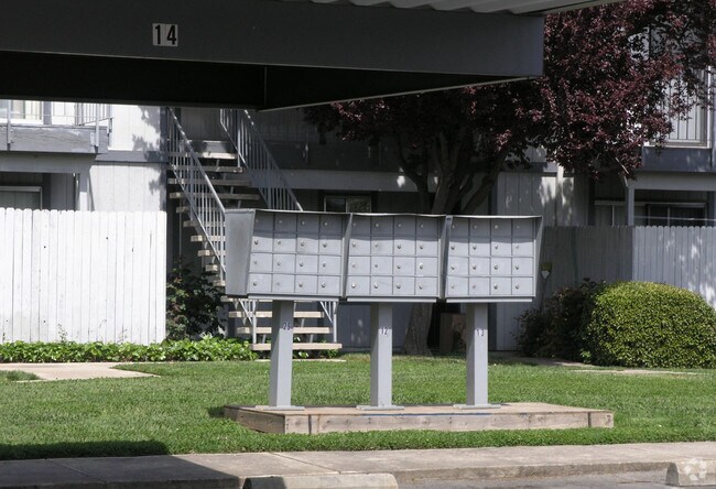 Foto del edificio - Southcrest Apartments