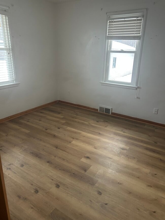 Foto del edificio - 716 Henry St