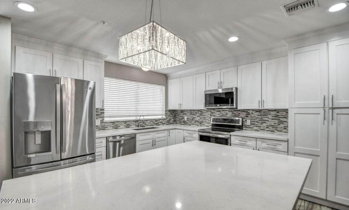 Foto principal - 10866 E Mercer Ln