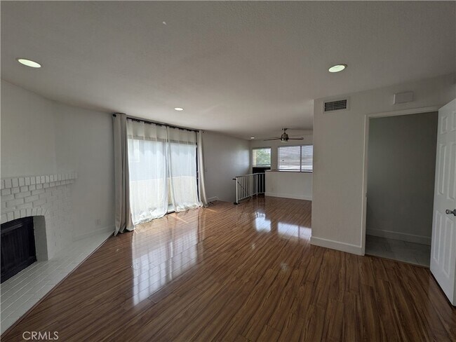 Foto del edificio - 1852 W 145th St