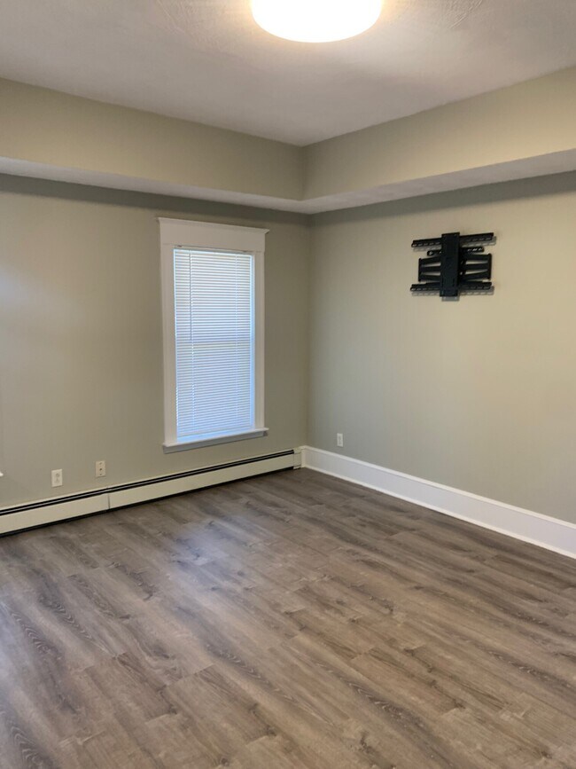 17 Clifton St Unit 1, Revere, MA 02151 Condo for Rent in Revere, MA