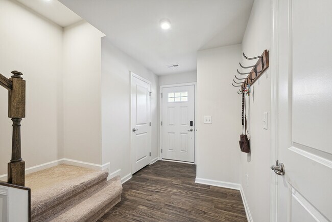 Foto del edificio - 954 Arnold Place Dr