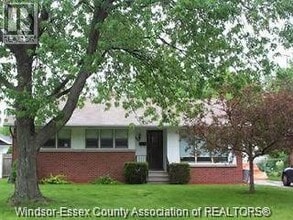 Building Photo - 3948 Mt Royal Dr