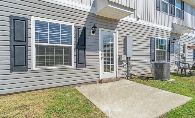 Building Photo - 145 Iron Horse Dr E