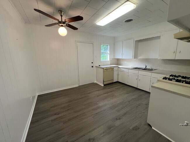 Foto del edificio - 5985 Smith St