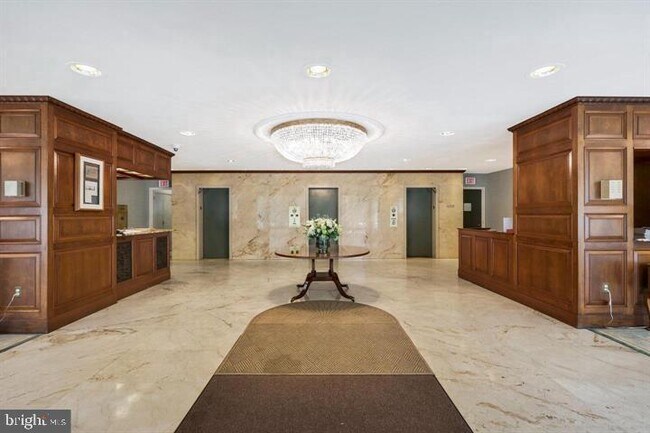 Foto del edificio - 4501 Arlington Blvd