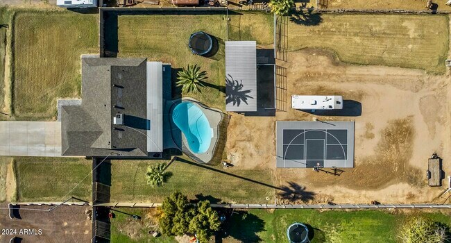 Foto del edificio - 4824 W Waltann Ln