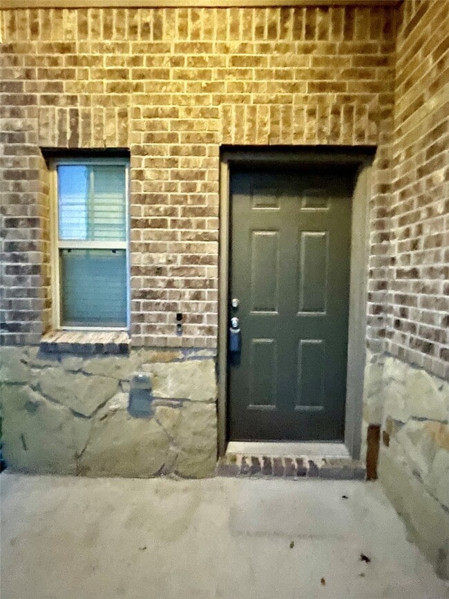 Building Photo - 4610 Champions Landing Dr