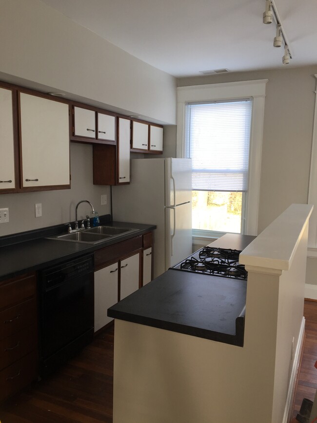 Kitchen - located on 2nd floor - 87 Albert St