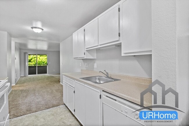 Building Photo - 611 SE 190th Ave