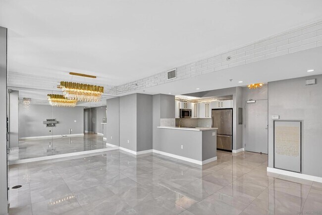 Building Photo - 321 Tenth Ave