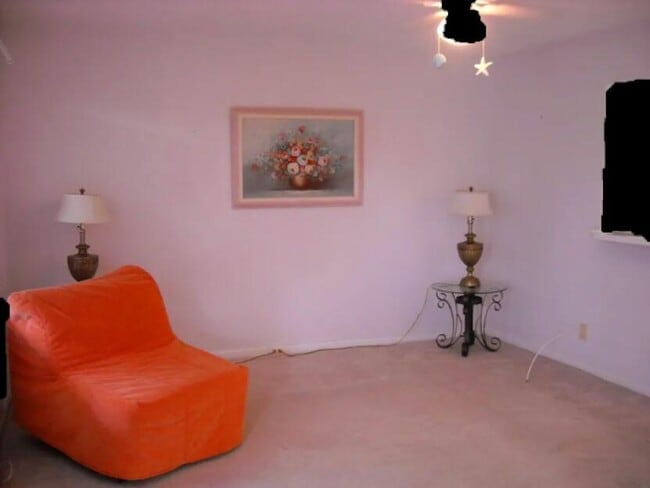 Building Photo - 358 Chatham R