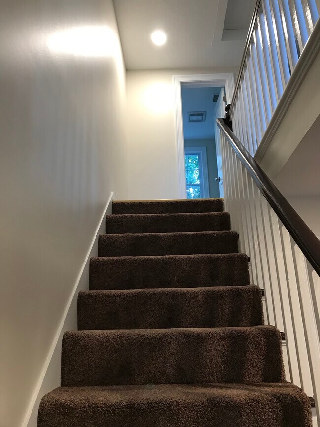 Building Photo - 7 Irving St